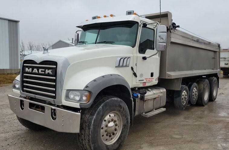 2019 Mack Granite GU700